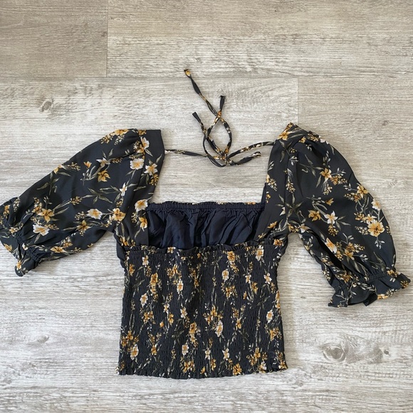 Abercrombie blouse, very reformation vibes. - Picture 3 of 4